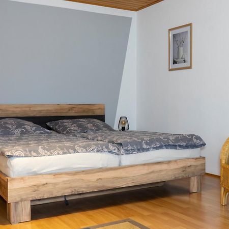 Ferienwohnung In Woerrstadt Bagian luar foto