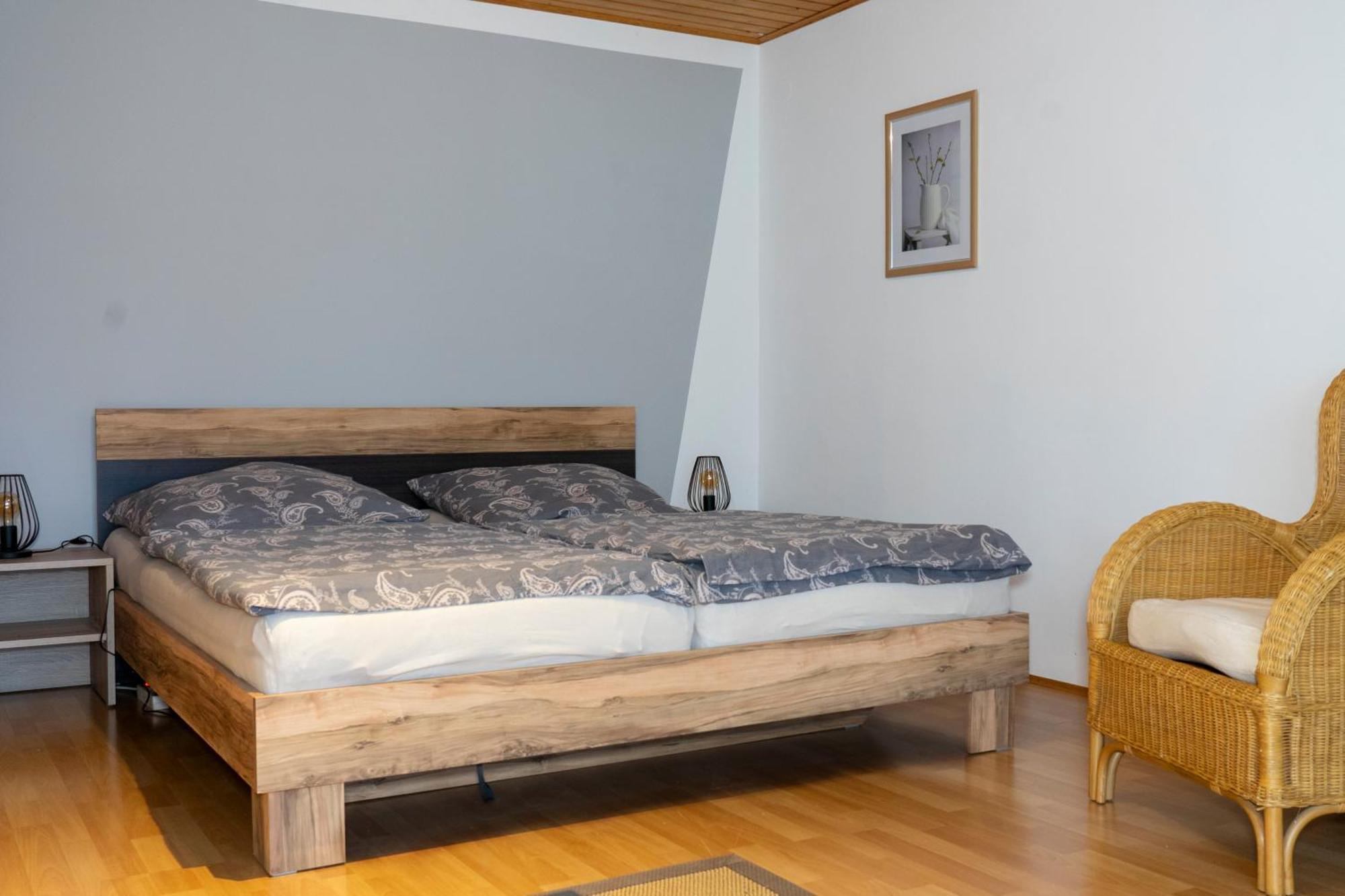 Ferienwohnung In Woerrstadt Bagian luar foto